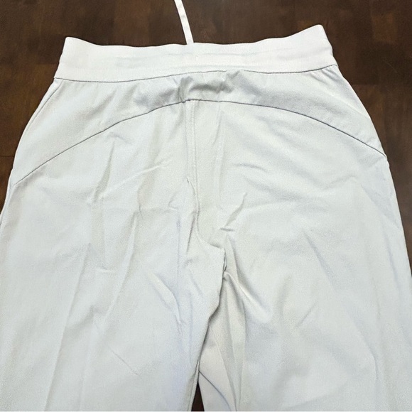 Athleta Headlands Hybrid Trek Jogger in Birch Grey Size 4 - Picture 7 of 14